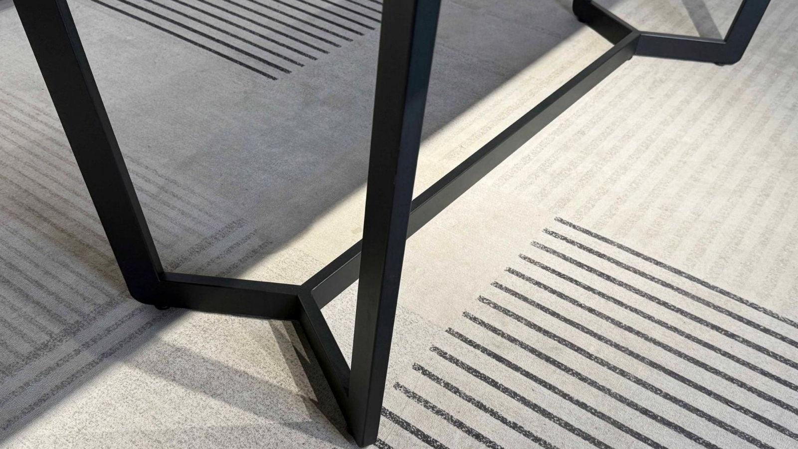 pieds acier thermolaque table quadro noir