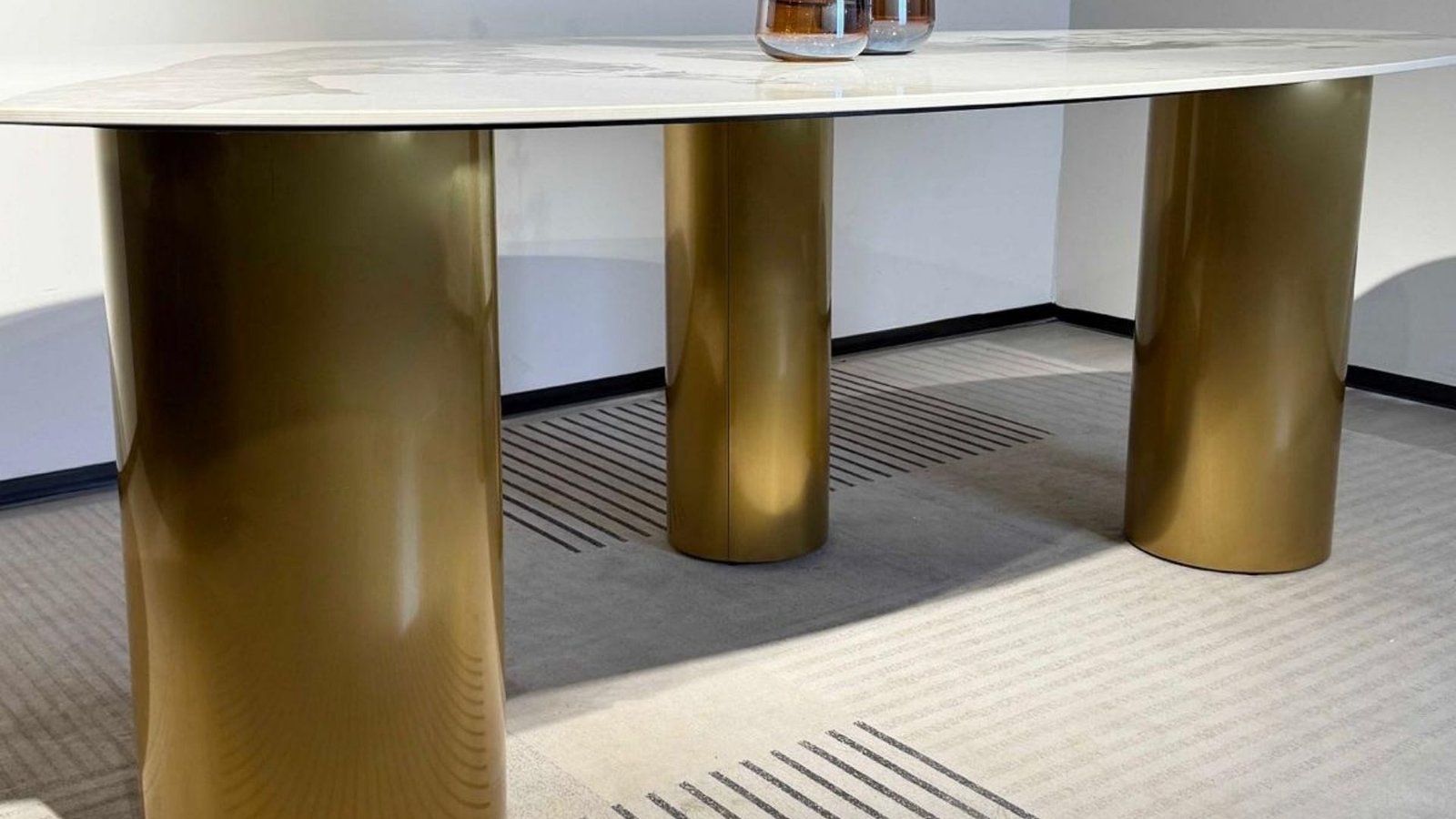 pieds dore table ovale prestigio