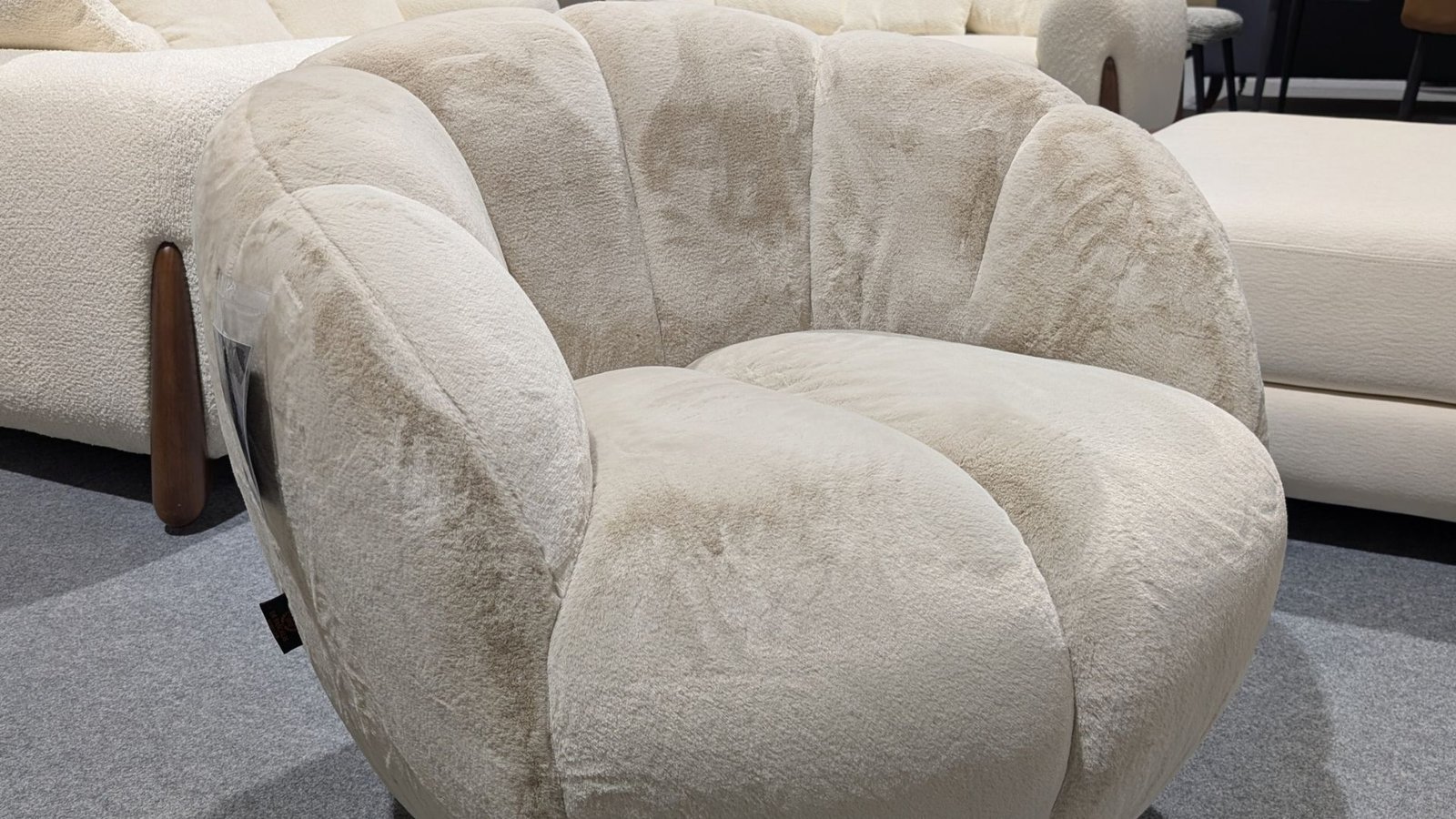 fauteuil design en tissu haut de gamme