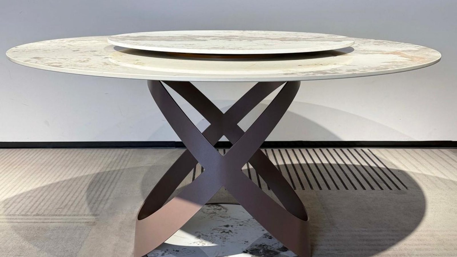 table a manger design plateau tournant