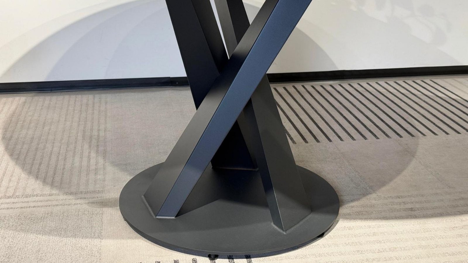 table ronde salle a manger effet marbre blanc