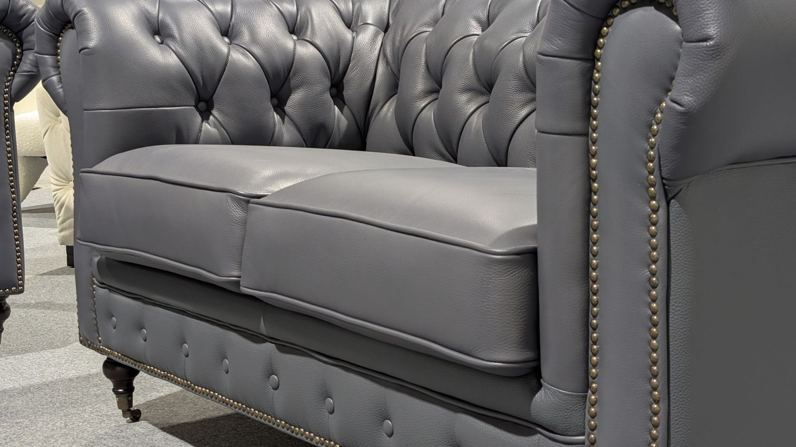 canape chesterfield2 places simili cuir gris bleu